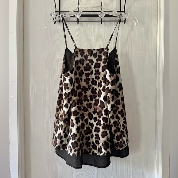Staccato Animal Print with Black Accents - Picture 3 of 6